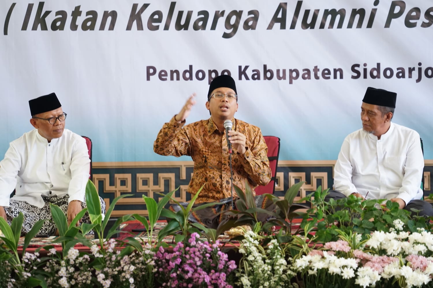 Pelantikan PC IKAPETE Sidoarjo, Gus Muhdlor: Santri Bisa Jadi Presiden dan Wakil Presiden