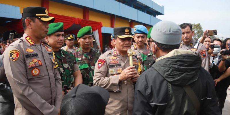 Kapolda Jateng Brangkatkan 500 Peserta Angkutan Balik Mudik Gratis Sinergitas TNI Polri di Banyumas