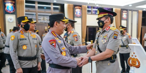 Kapolri Pimpin Sertijab dan Kenaikan Pangkat Pati Polri
