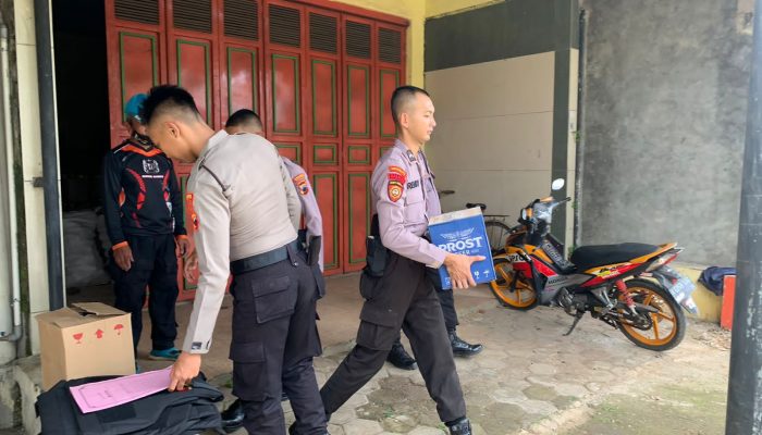Polisi Amankan Puluhan Dus Miras  Dari Sebuah Gudang di Karanganyar