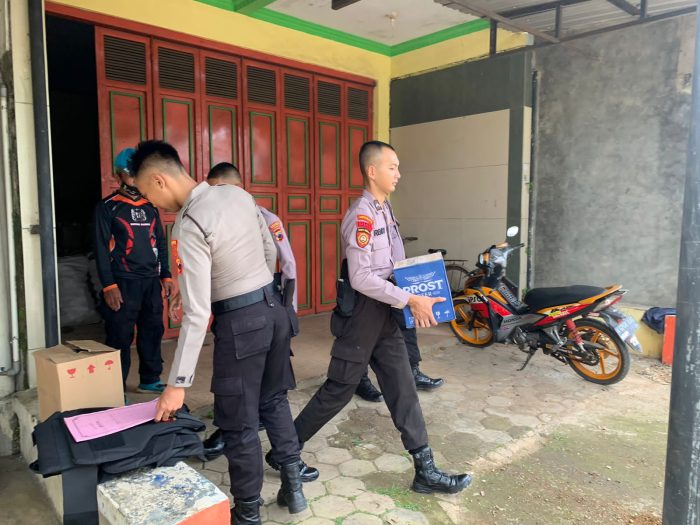 Polisi Amankan Puluhan Dus Miras  Dari Sebuah Gudang di Karanganyar
