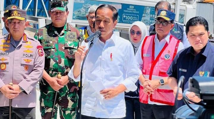 Tinjau Pelabuhan Merak, Presiden Pastikan Kesiapan Arus Mudik 2023