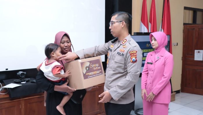 Polres Situbondo dan Bhayangkari Canangkan Program Orang Tua Asuh Anak Stunting