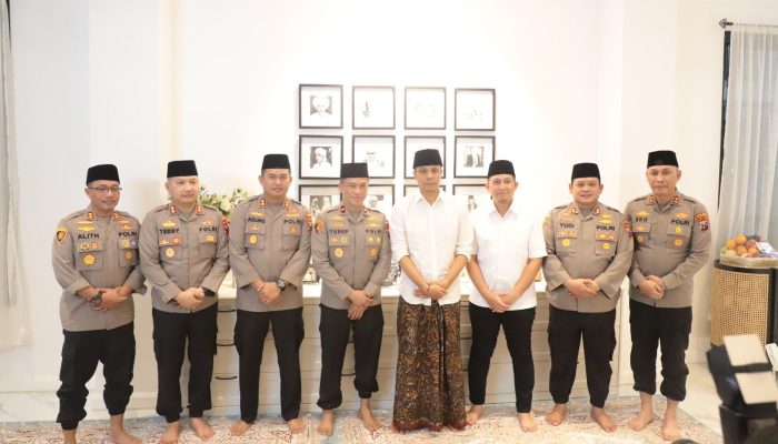 Awali Tugas, Wakapolda Jatim Silaturahmi ke Sejumlah Ponpes di Kediri