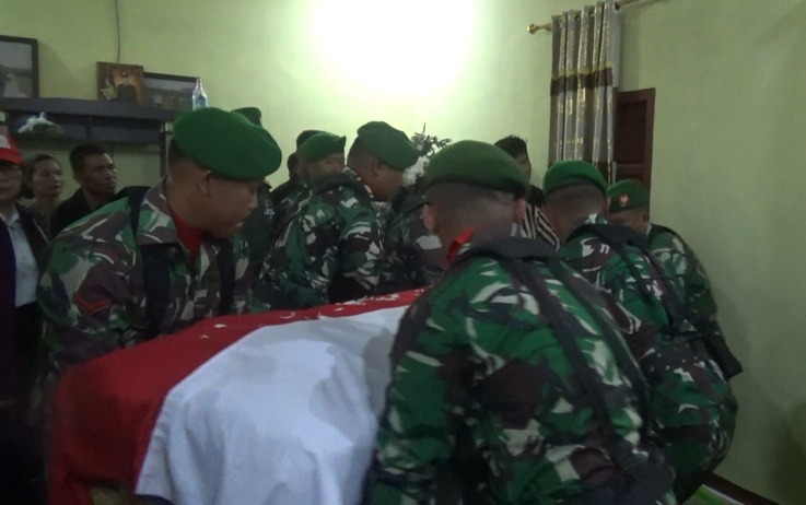 Jenazah Korban Penembakan KKB Papua, Serka Anumerta Roybertus Tiba di Kabupaten Samosir