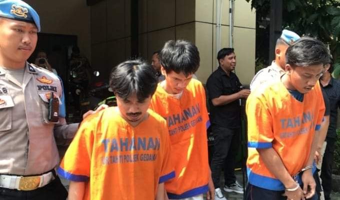 Tiga pelaku pengeroyokan pemuda hingga tewas di Gedangan pada 30 Maret lalu, berhasil dibekuk polisi