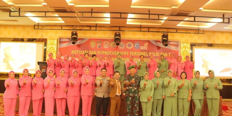 “Booster Mental” Pertama di Polda Riau Kapolres Andi Yul Gelar Hypnotheraphy Untuk Personel Polres dan TNI.