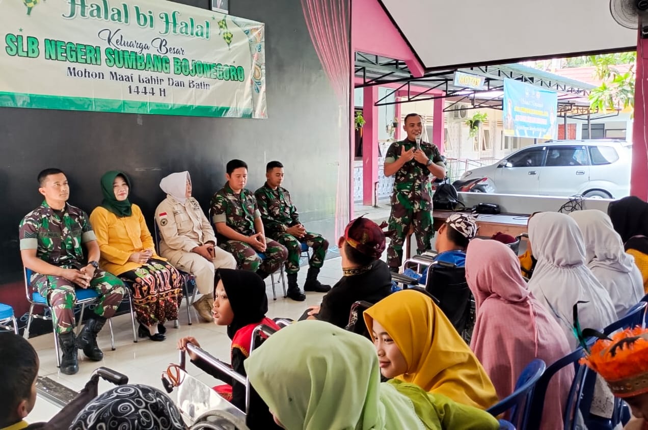 Sahabat Pelajar, Prajurit Kodim Bojonegoro bekali Siswa SLBN Sumbang dengan Bela Negara