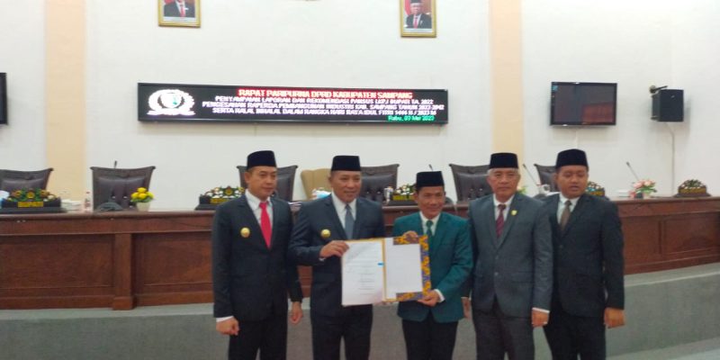 Dewan Perwakilan Rakyat Daerah (DPRD) Kabupaten Sampang Gelar Rapat Paripurna Penyampaian Laporan dan Rekomendasi Pansus LKPJ Bupati TA 2022 dan Pengesahan Raperda Pembangunan Industri