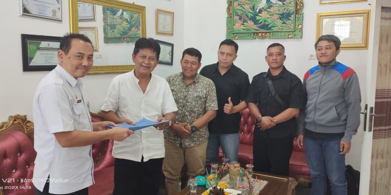 Ketua APMISO Di Dampingi Semua Pengurus Datangi Kantor BaKesbangpol 