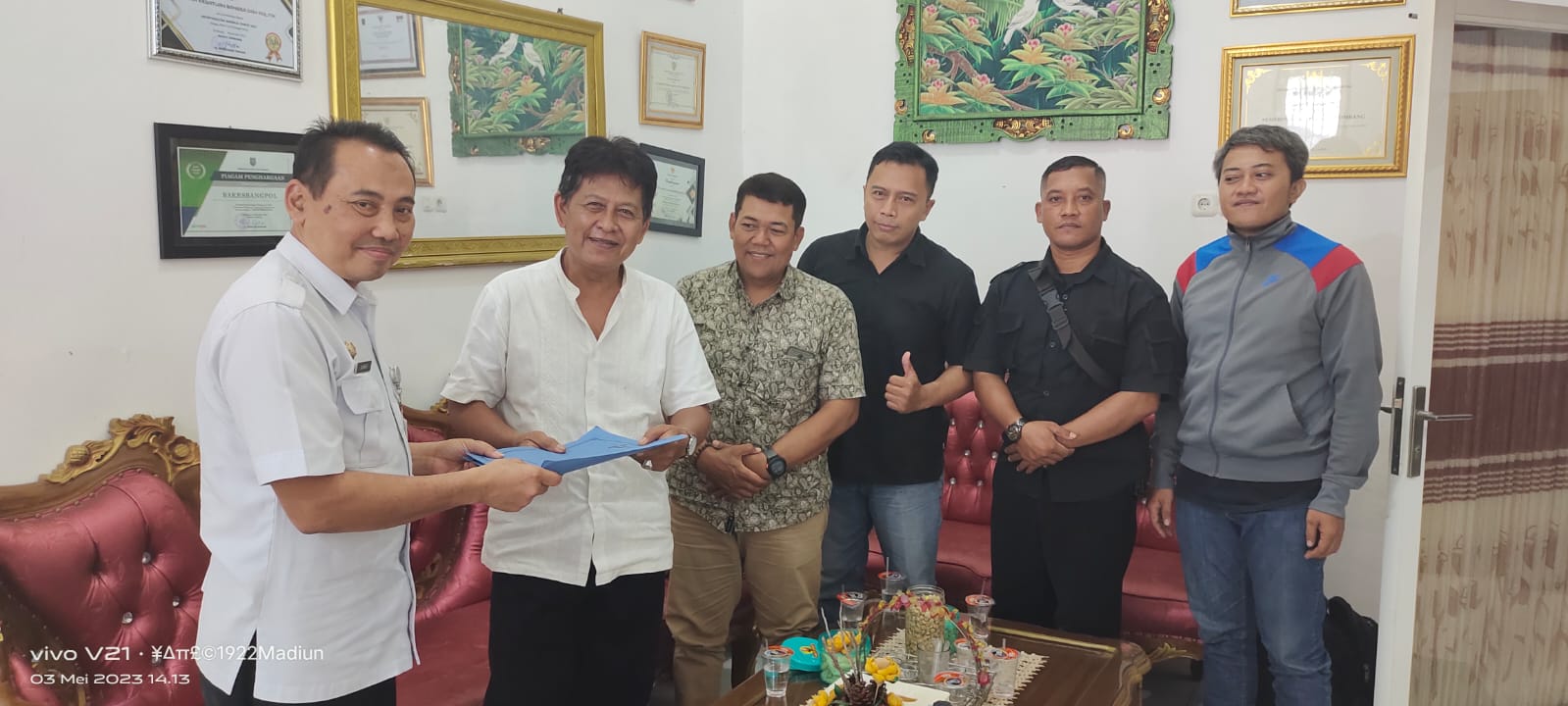 Ketua APMISO Di Dampingi Semua Pengurus Datangi Kantor BaKesbangpol 