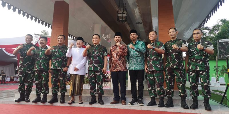 KASAD Jenderal TNI Dudung Abdurachman Resmikan Kawasan Religi Makam Aulia Sono Buduran Didampingi Wagub Jatim dan Bupati Sidoarj