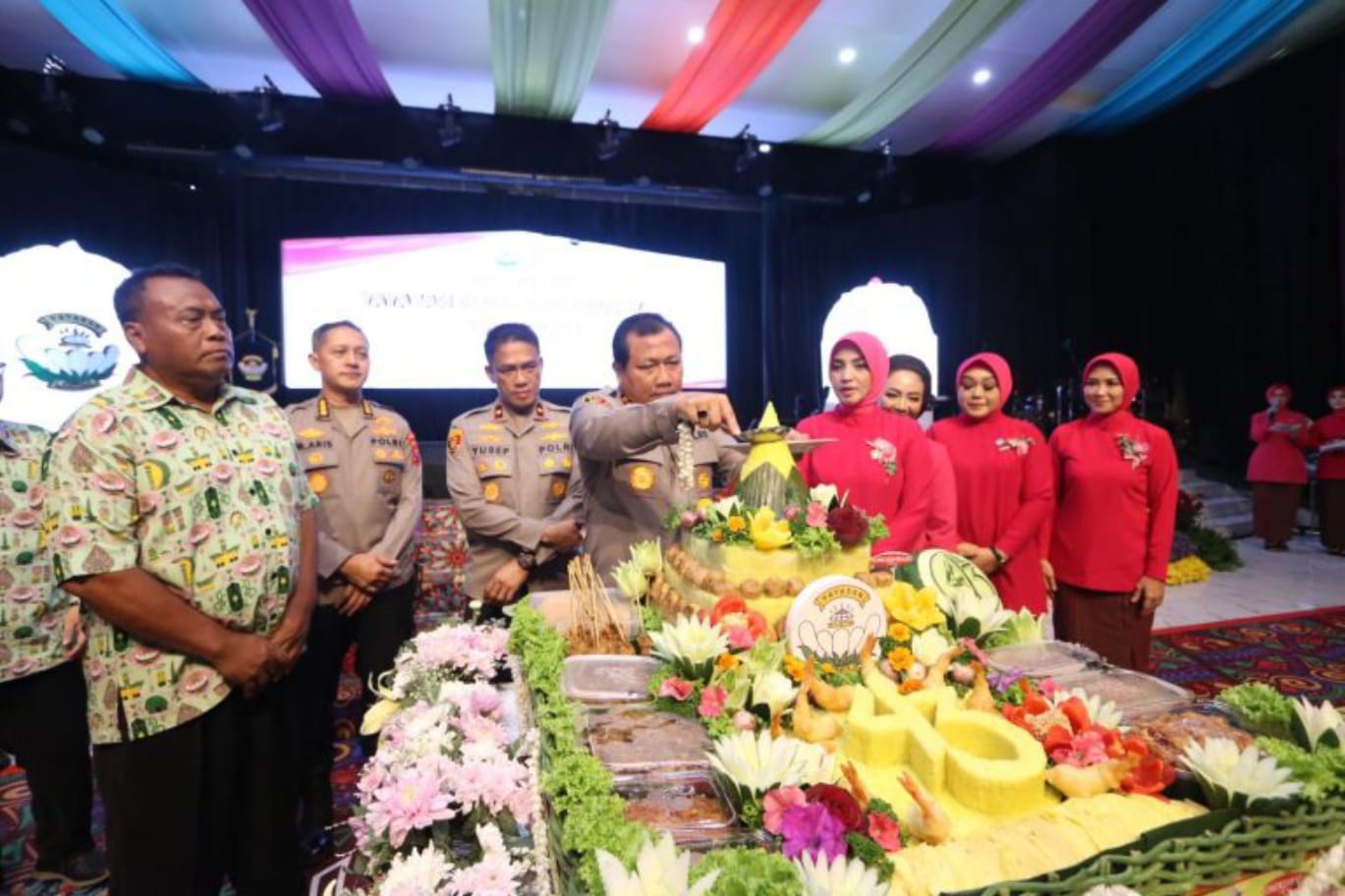 Hut ke-43 Kemala Bhayangkari, Kapolda Jatim : Bhayangkari Turut Juga Bangun Citra Polri