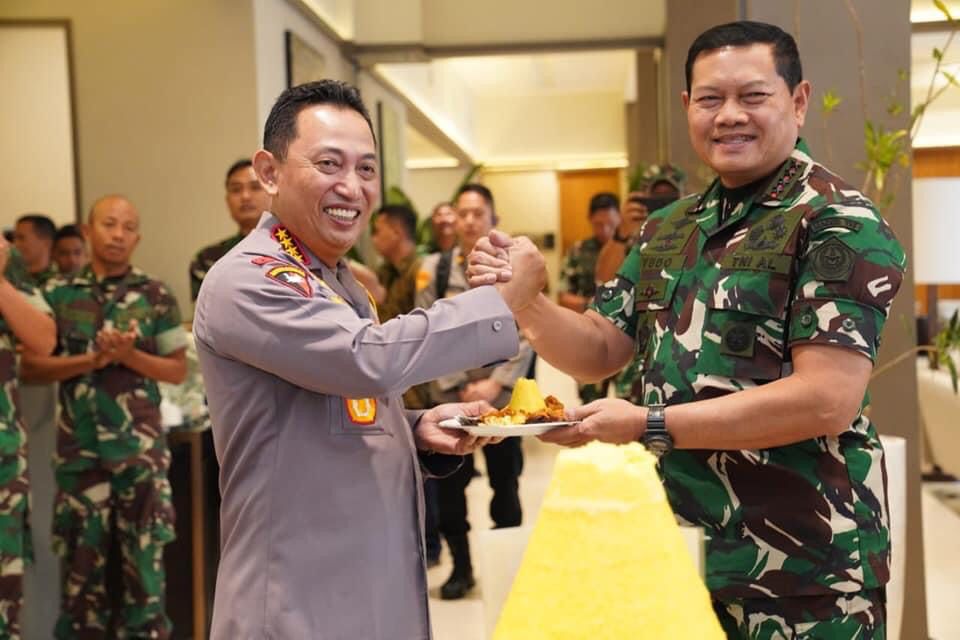 Surprise Panglima TNI di Hari Ulang Tahun Kapolri