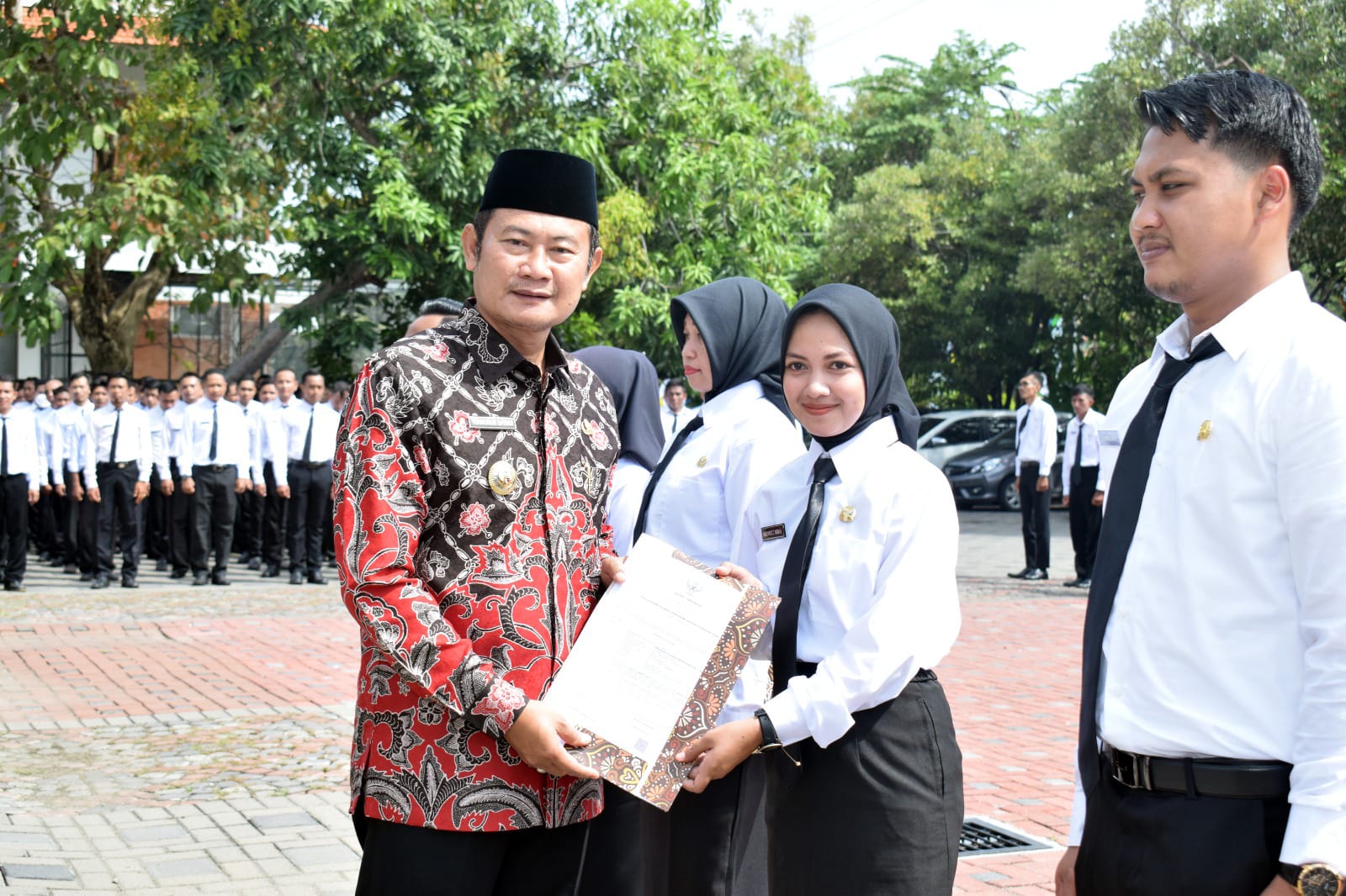 Bupati Lamongan Serahkan SK Pengangkatan PPPK Bagi Tenaga Kesehatan