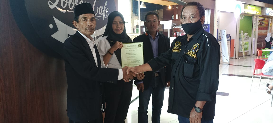 Ketua Pimpinan DPW LSM GNRI (Gerakan Nawacita Republik Indonesia ) Jawa Timur melantik Pengurus DPD LSM GNRI Kabupaten Sidoarjo