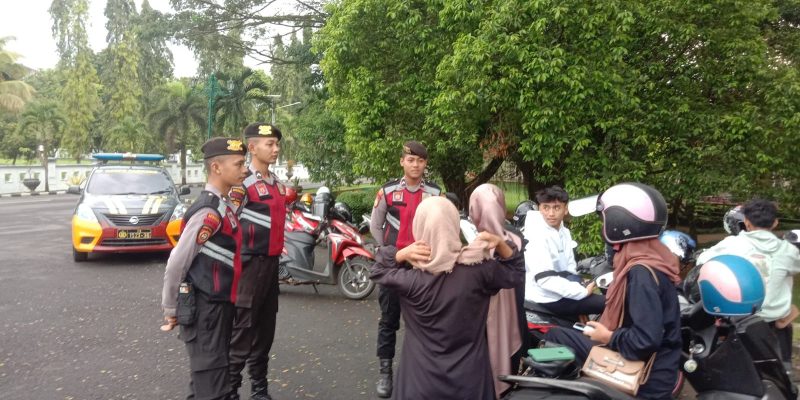 Berikan Rasa Aman dan Nyaman kepada Masyarakat , Polisi Lakukan Patroli Rutin