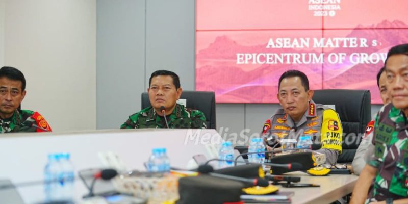 Tinjau 91 Command Center, Kapolri dan Panglima TNI Pastikan Kesiapan Personel Jelang KTT ASEAN