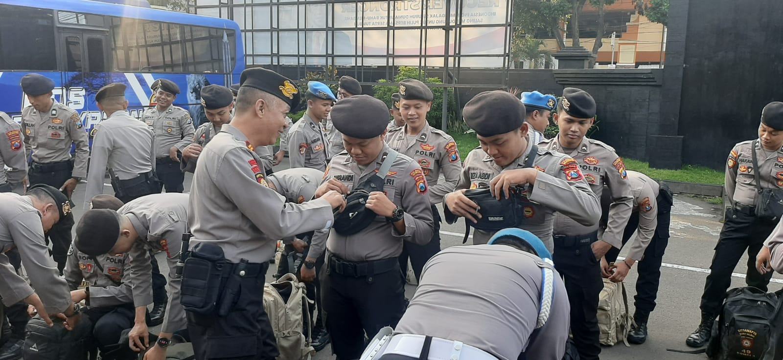 80 Personel Polresta Malang Kota Perkuat Pengamanan Pilkades Serentak di Kabupaten Bangkalan