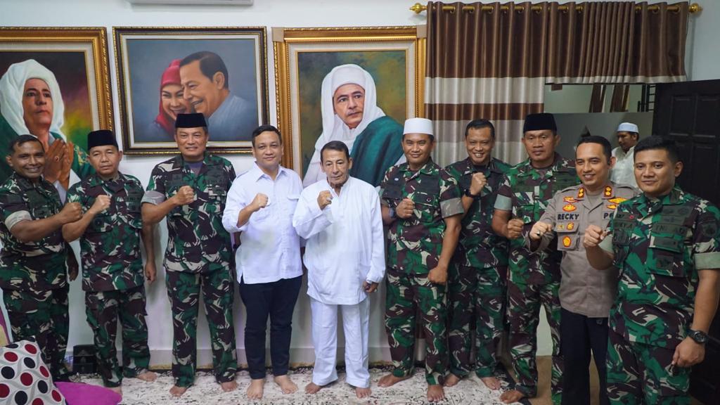 Danrem 071 Dampingi Pangdam IV/Diponegoro Melaksanakan Halal Bihalal Dengan Habib Lutfhi Bin Yahya