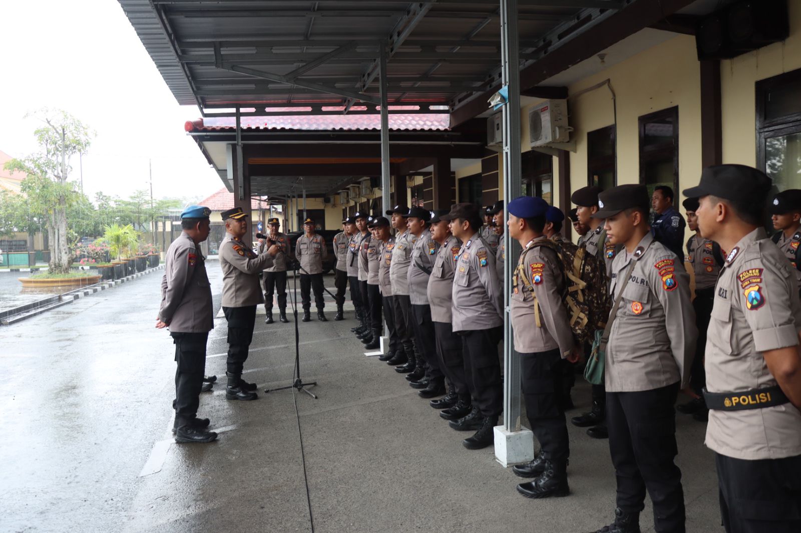 Polres Sampang Kembali Berangkatkan 44 Personil Pengamanan BKO Pilkades Bangkalan