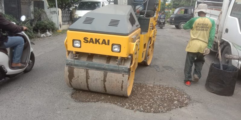 Perbaikan Jalan Rusak Terus Dikebut, Gus Muhdlor: Target Kami Jalan Kabupaten Sidoarjo Semuanya Mulus