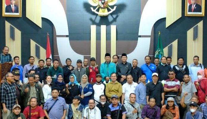 DPRD kabupaten Pasuruan Melaksanakan Koordinasi Bersama Awak Media Untuk Mempererat Tali Silaturahmi