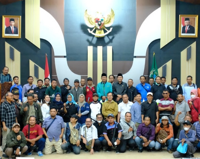 DPRD kabupaten Pasuruan Melaksanakan Koordinasi Bersama Awak Media Untuk Mempererat Tali Silaturahmi
