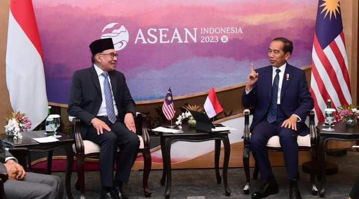 Bertemu PM Malaysia, Presiden Jokowi Tekankan Optimalisasi Perlindungan Pekerja Migran Indonesia.