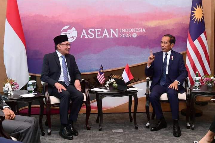 Bertemu PM Malaysia, Presiden Jokowi Tekankan Optimalisasi Perlindungan Pekerja Migran Indonesia.