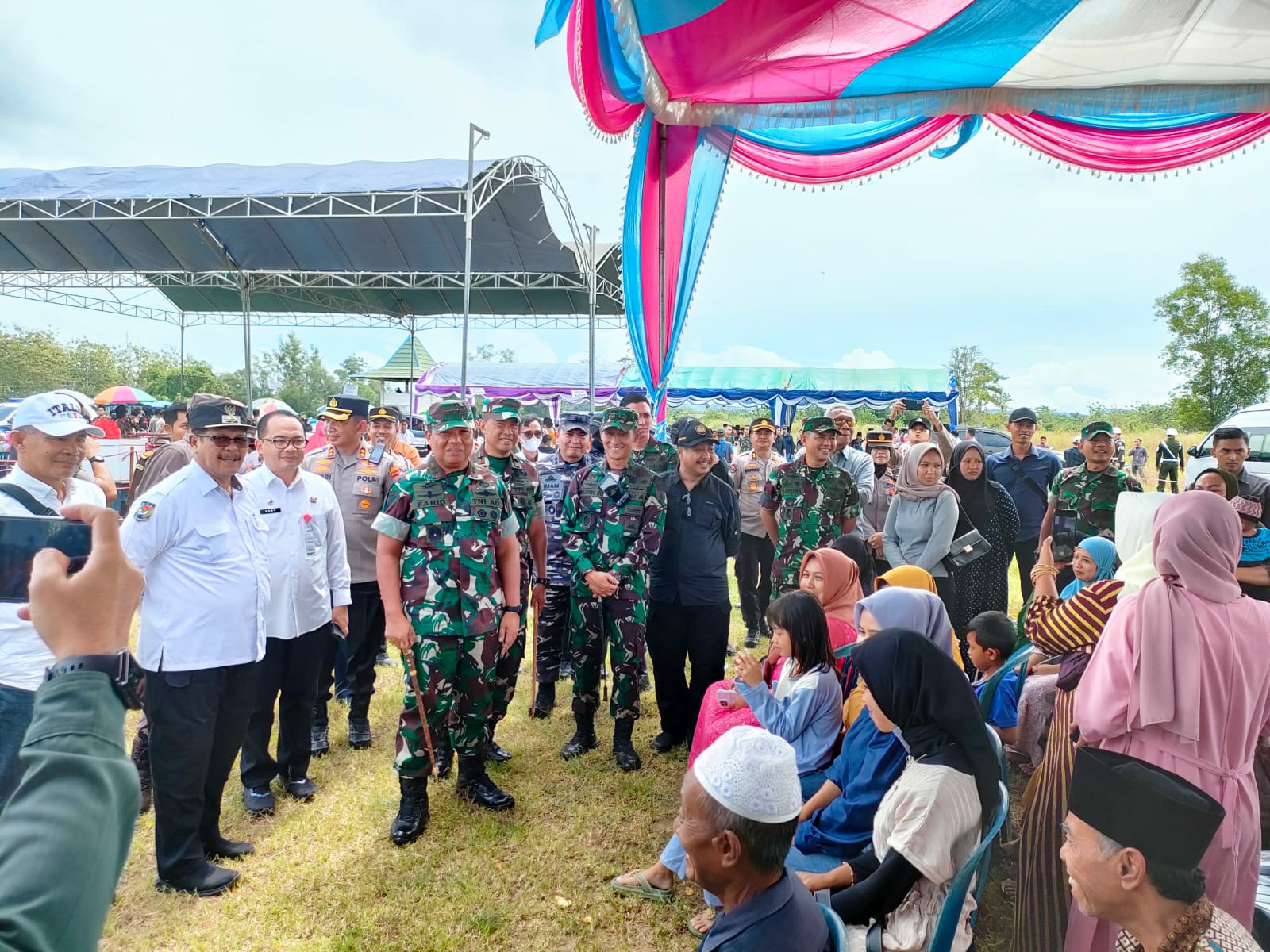 Polda Jatim Bersama Kodam V Brawijaya Kawal Pilkades Serentak Di Bangkalan