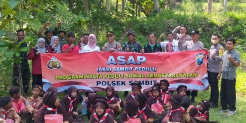TNI Polri Ajak Pelajar Gelar Penghijauan di Gunung Bancangan Sambit
