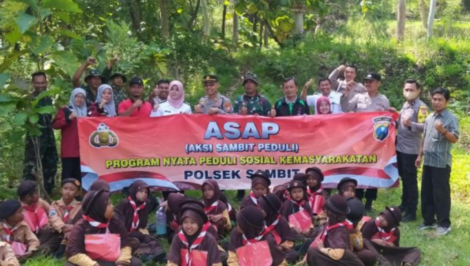 TNI Polri Ajak Pelajar Gelar Penghijauan di Gunung Bancangan Sambit