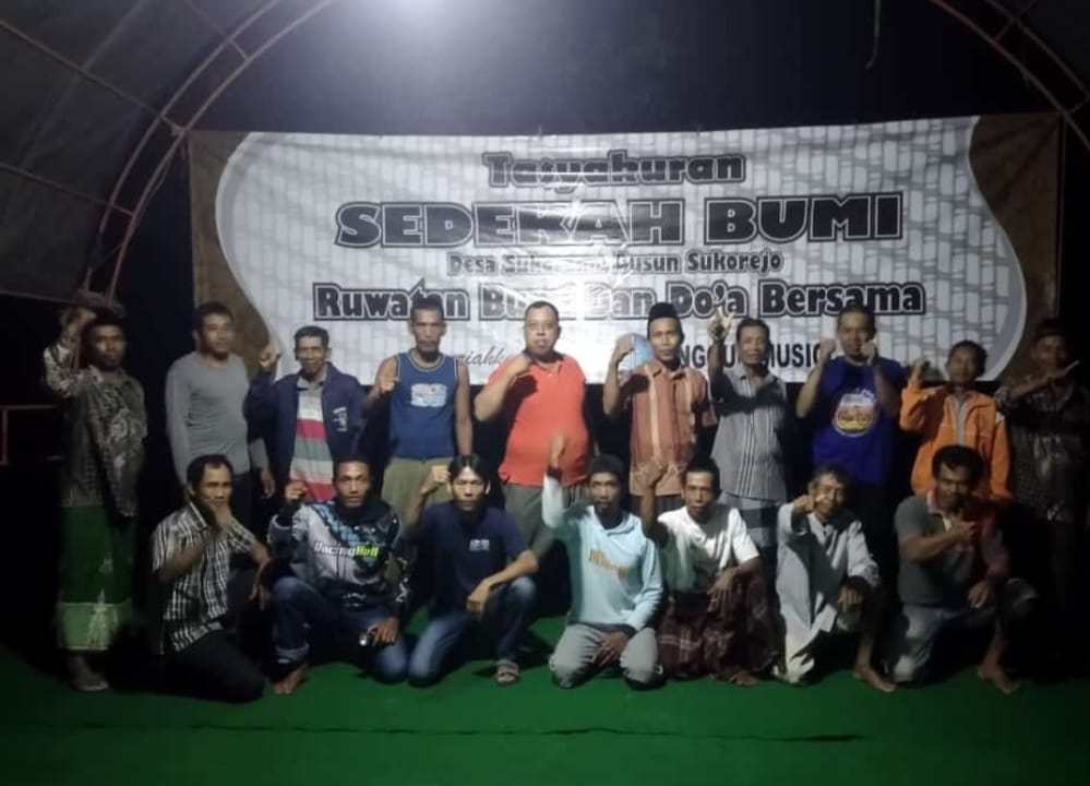 Masyarakat Dusun Sukorejo Berdoa Bersama Dalam Rangka Ruwat Desa