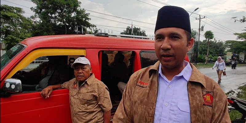 Di Iringi Tari Musik Rampak, Bacaleg Partai Gerindra di Didaftarkan dengan Angkot Tua Warna Oranye