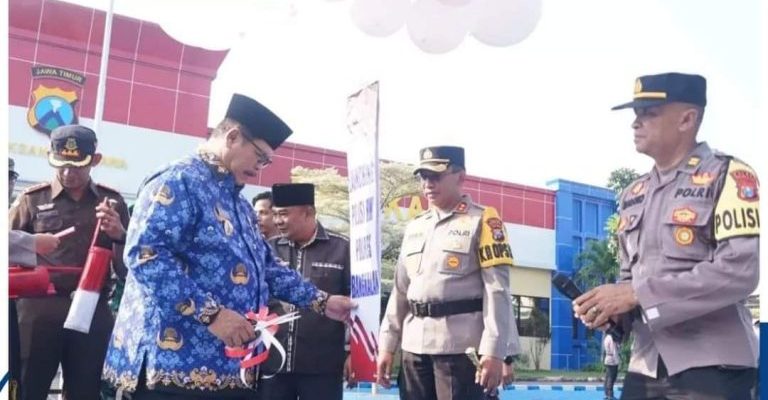 Kapolres Bangkalan Bersama PLT Bupati Bangkalan Launching Polisi RW Untuk Jaga Kamtibmas 