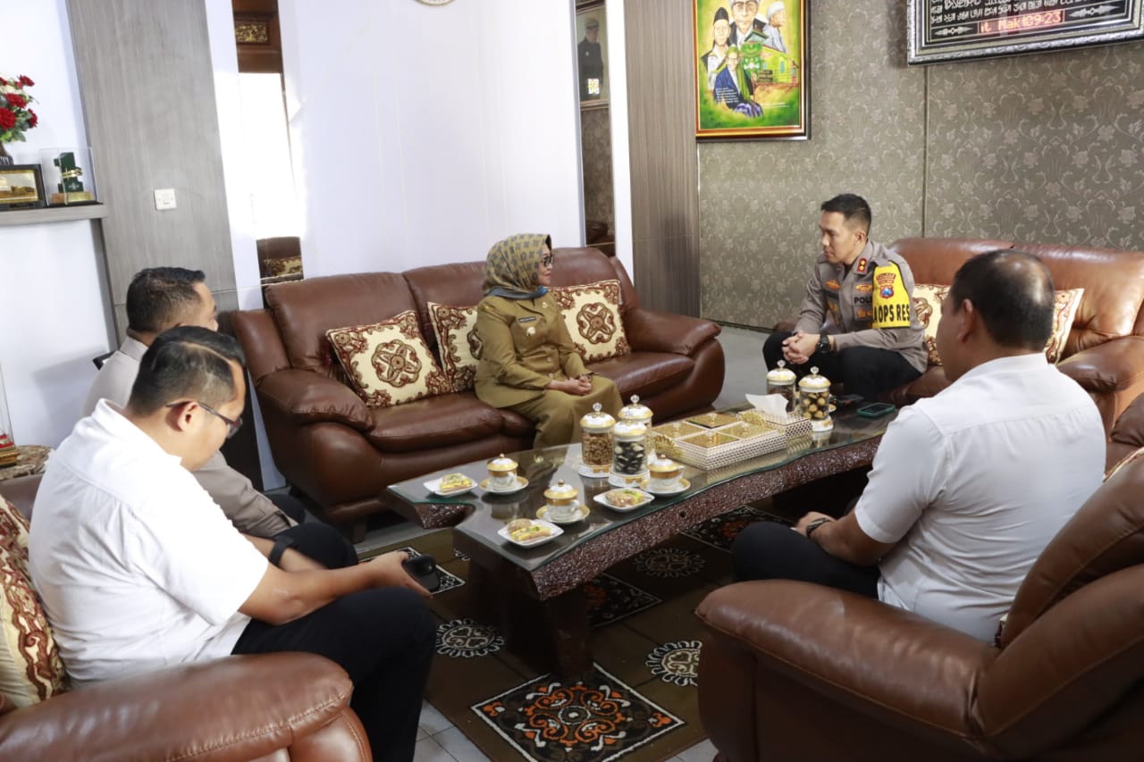 Kapolres Jombang Silaturahmi ke Bupati Jombang Untuk Jalin Sinergitas