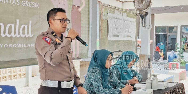 Polres Gresik Edukasi Kaum Emak – emak, Minimalisir Pelanggaran dan Lakalantas