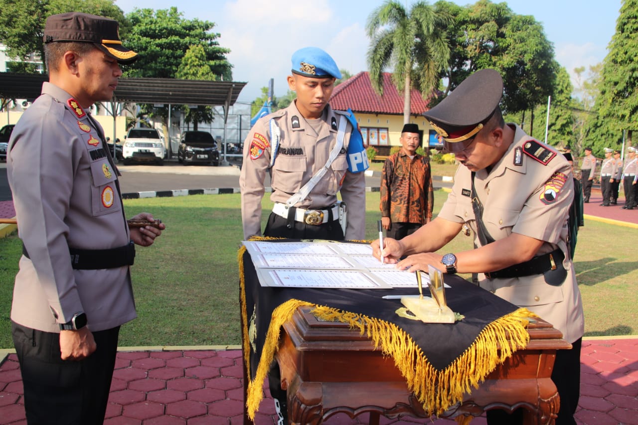 Empat Jabatan Kapolsek Diserahterimakan, Kapolres Pekalongan Tekankan Hal Ini