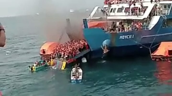 Kebakaran di KMP Royce telah Dipadamkam, Basarnas dan Tim Gabungan Fokus Lakukan Evakuasi