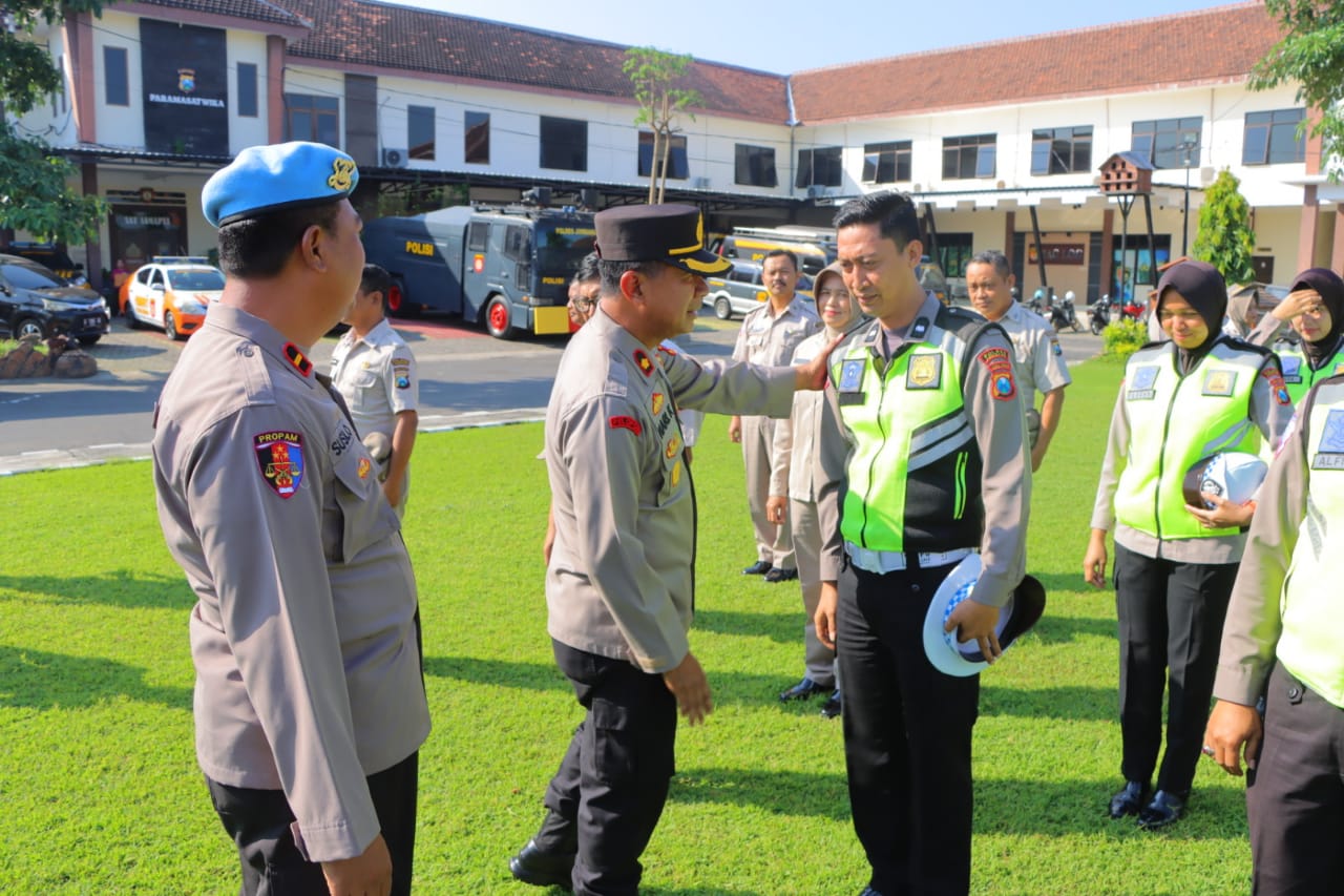 Wakapolres Jombang Pimpin Gaktiplin Anggota Polri dan ASN Guna Untuk tingkatkan Kedisplinan