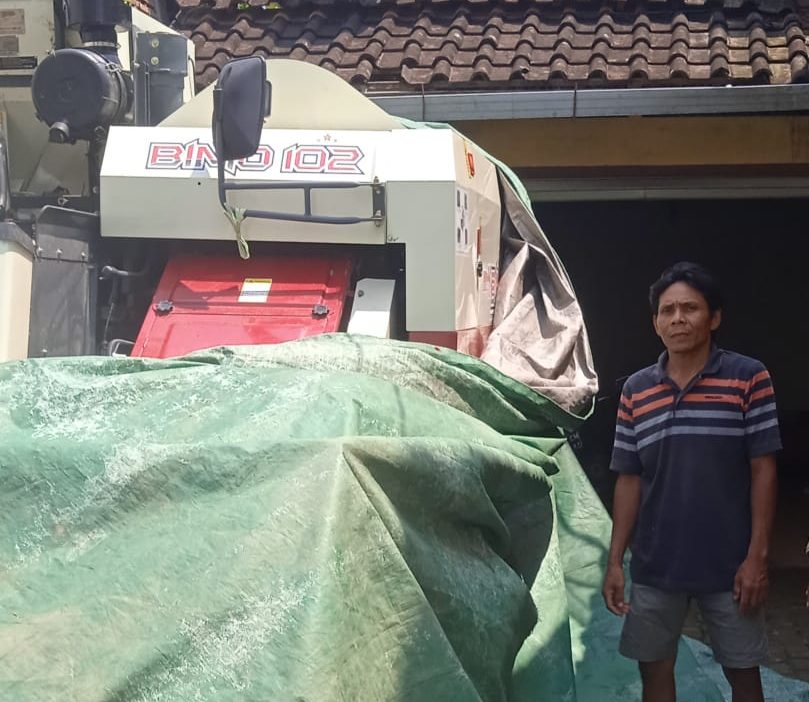 Diduga Penyalahgunaan Bantuan Combine Hervies di Kelompok Tani Gotong Royong Desa Gambiran – Pamotan, Dimanfaatkan Beberapa Oknum Yang Tak Bertanggung Jawab.