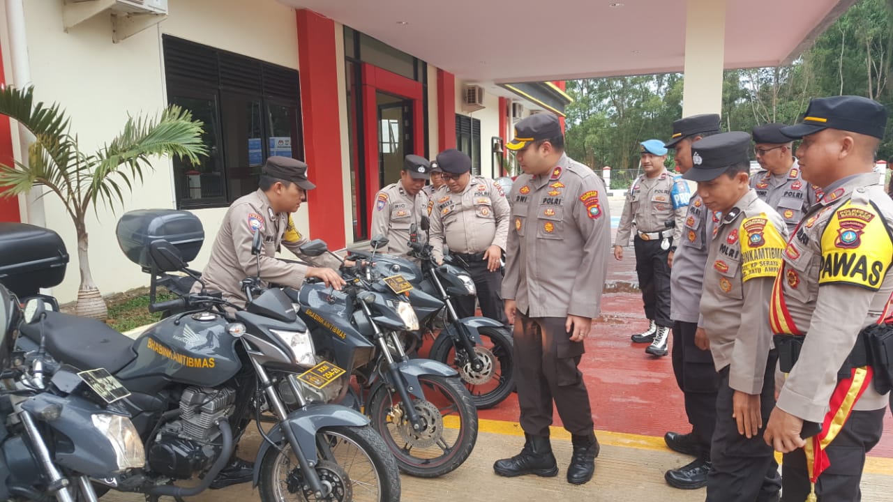 Kapolsek Batu Ampar Cek Kondisi Kendaraan Dinas Personil