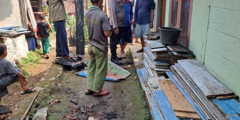 Akibat Korsleting Listrik, Rumah Warga Domiyang Paninggaran Terbakar