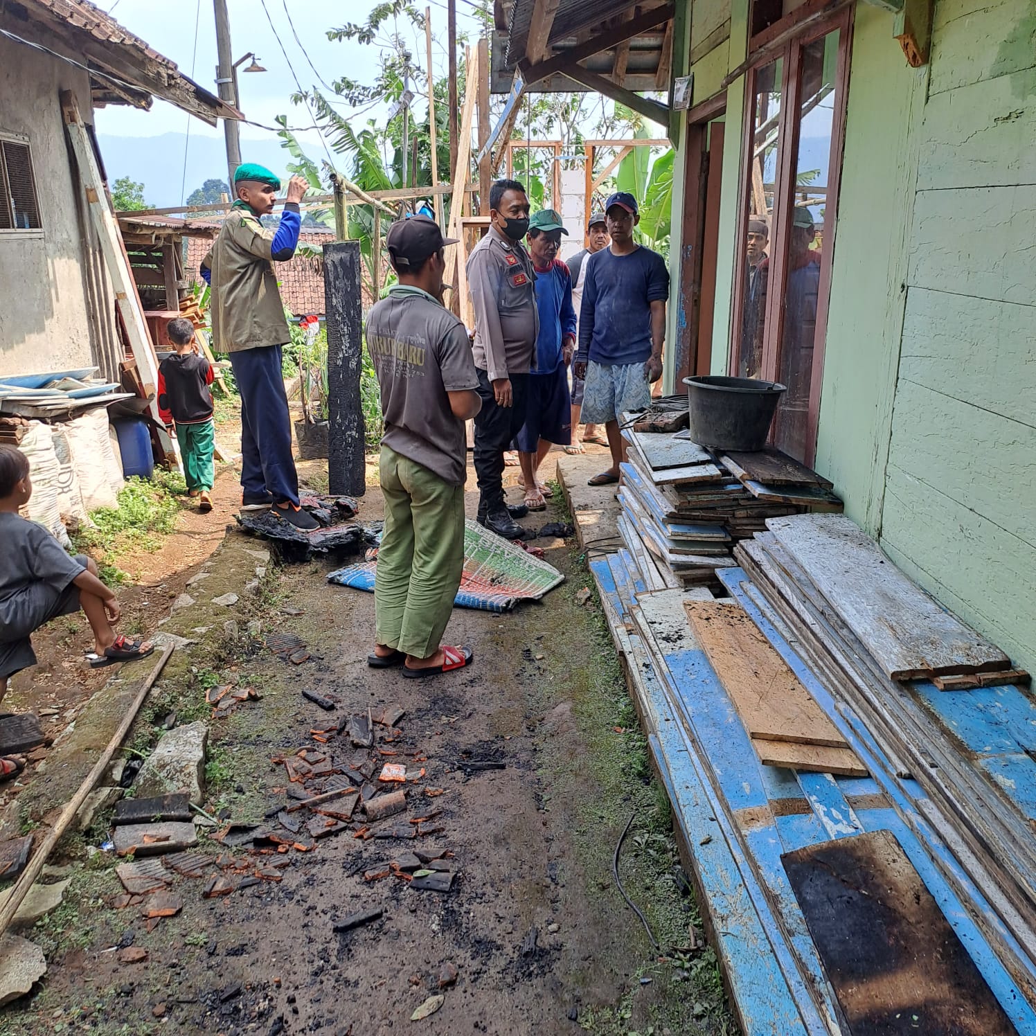 Akibat Korsleting Listrik, Rumah Warga Domiyang Paninggaran Terbakar