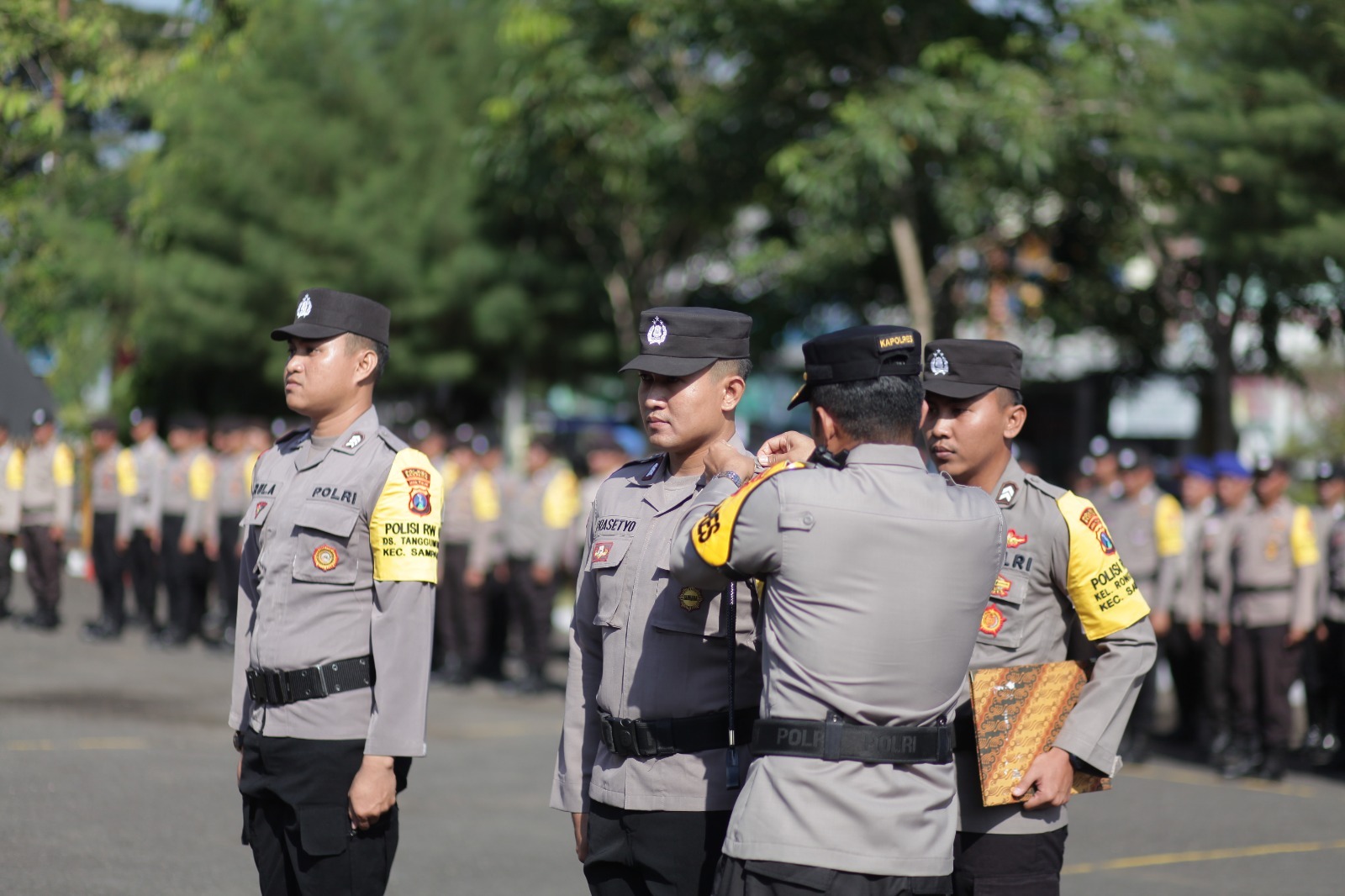 Ciptakan Kabupaten Sampang Aman Kondusif Jelang Pemilu 2024, AKBP Siswantoro Bentuk 123 Polisi RW