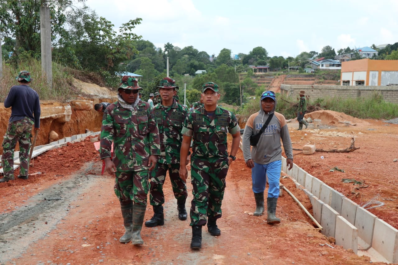 Puluhan Warga Antusias Ikuti Penyuluhan Kamtibmas di Kegiatan TMMD Kavling Seraya Sambau