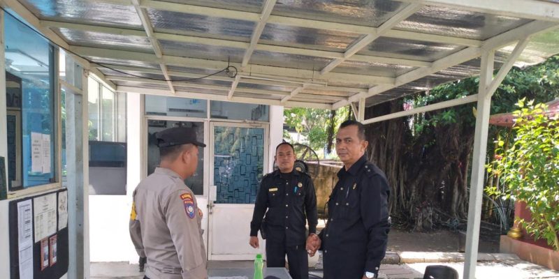 Berikan Rasa Nyaman, Polsek Batu Ampar Laksanakan Patroli Jalan Kaki dan Cegah Tindak Kriminal