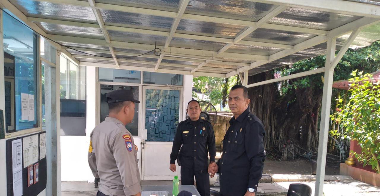 Berikan Rasa Nyaman, Polsek Batu Ampar Laksanakan Patroli Jalan Kaki dan Cegah Tindak Kriminal