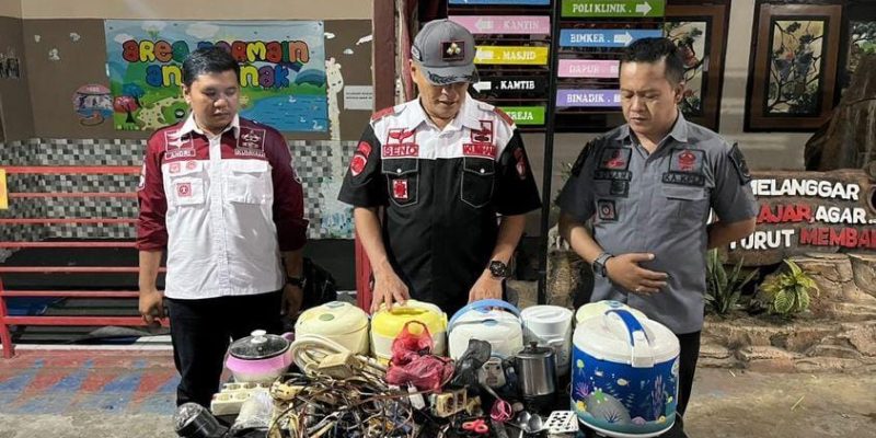Tingkatkan Keamanan Lapas Pamekasan Gelar Operasi Penggeledahan Blok Hunian Warga Binaan